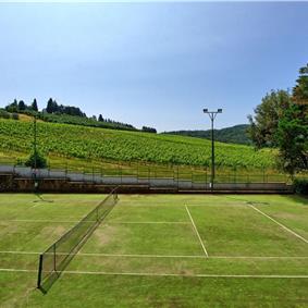 3 bedroom villa with pool and tennis court near Florence, sleeps 6